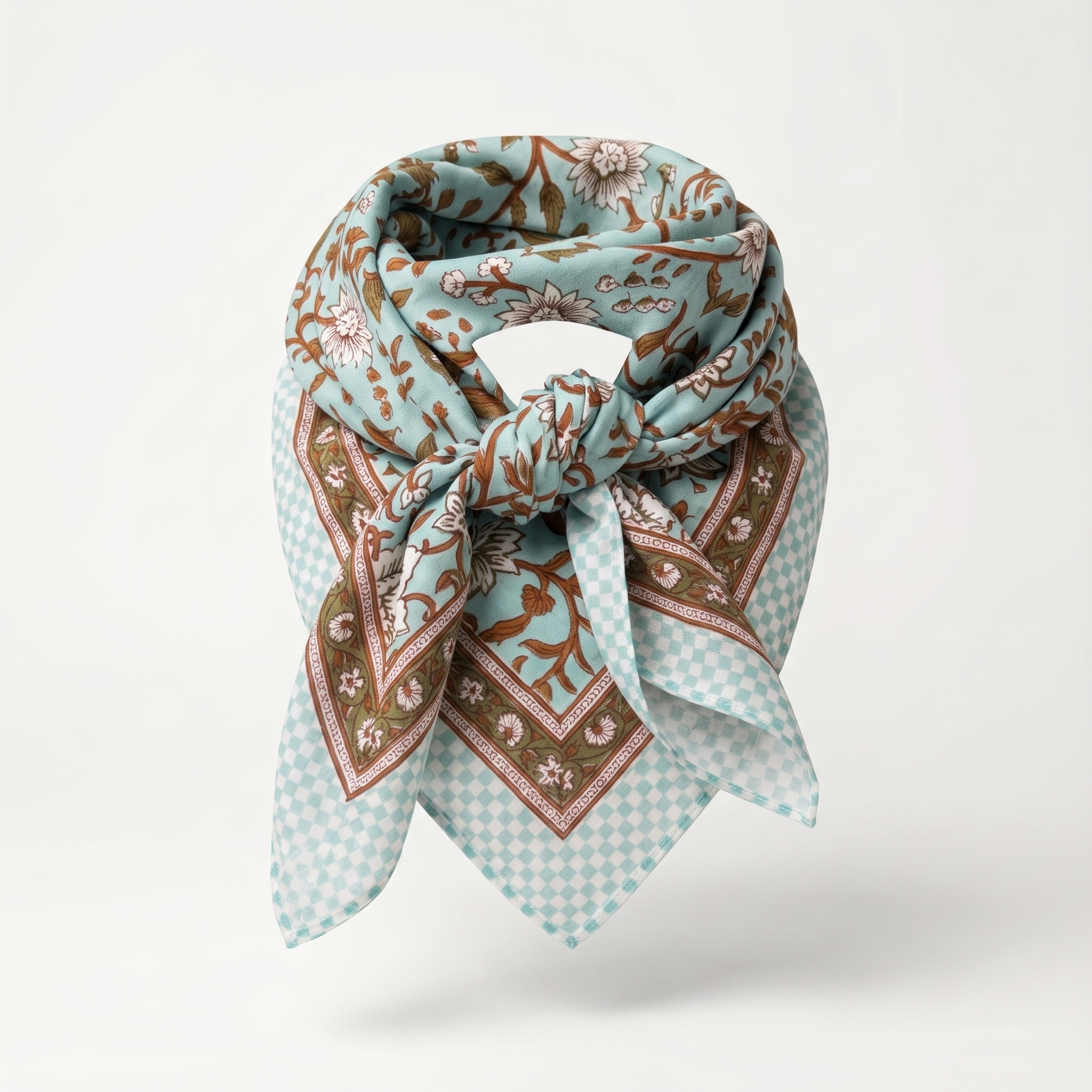 Foulard Sarita noué : coton blockprint, champ floral vert d’eau et bordure damier